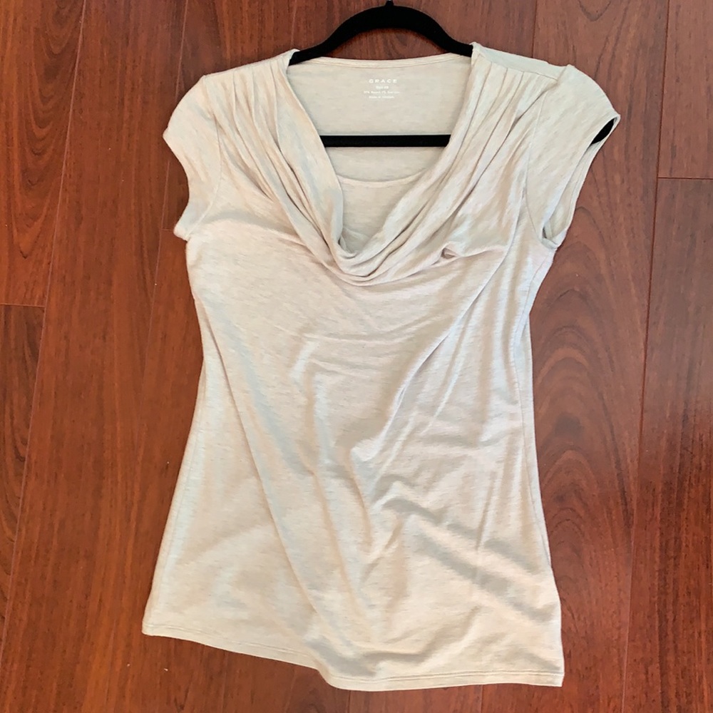 Cream drape front short sleeve tee size XS